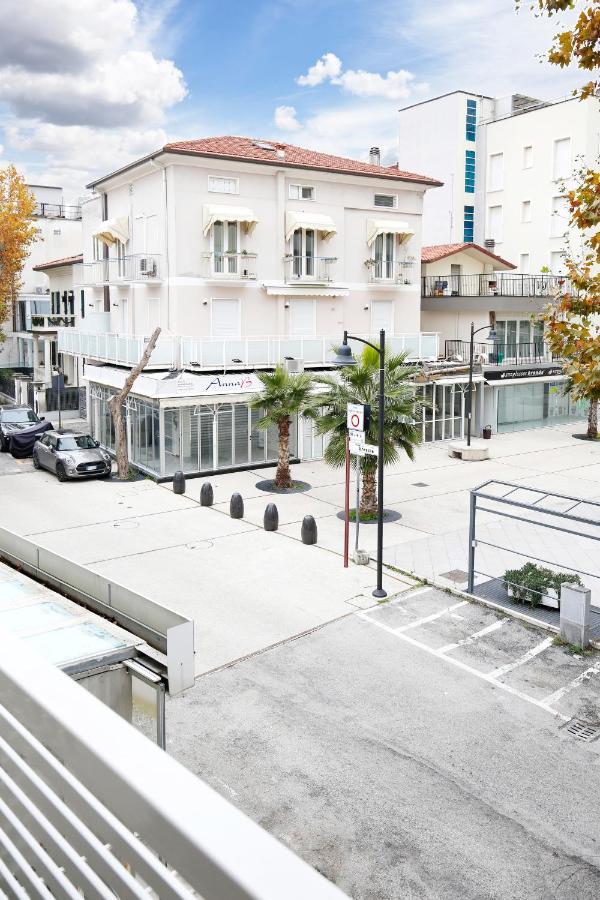 Appartamenti Diffusi Di Villa Fiorita Con Accesso Alle Piscine Della Struttura Principale Cattolica Exterior photo
